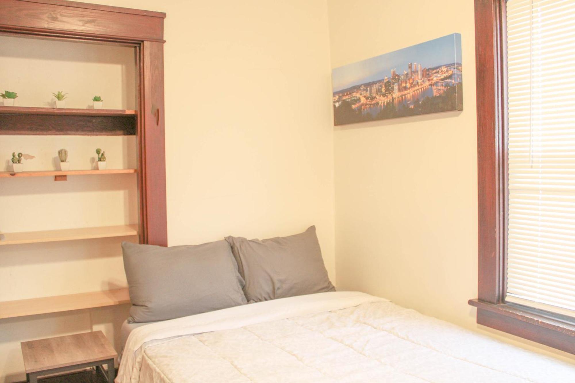 Comfy And Spacious 3 Bedroom - Easy City Access Піттсбург Екстер'єр фото